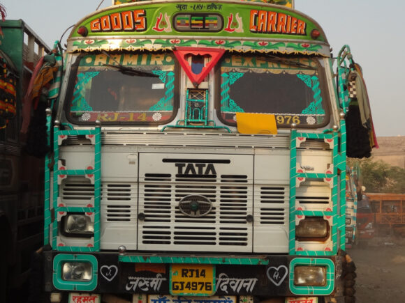 Poetry in Motion: Contemporary Themes and Changing Dynamics of North Indian Truck Literature