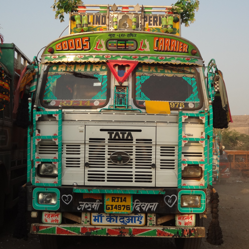 Poetry in Motion: Contemporary Themes and Changing Dynamics of North Indian Truck Literature